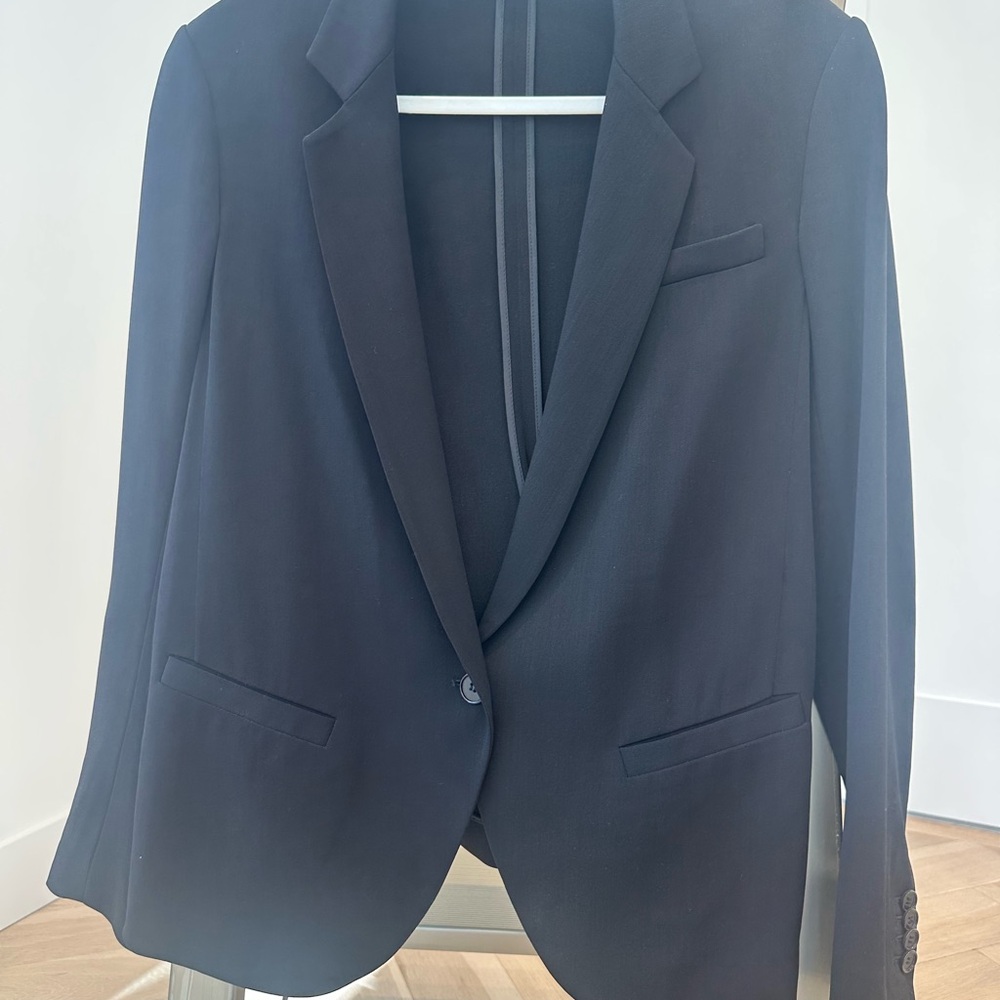 Theory Black Women's Blazer size 8 yelina style